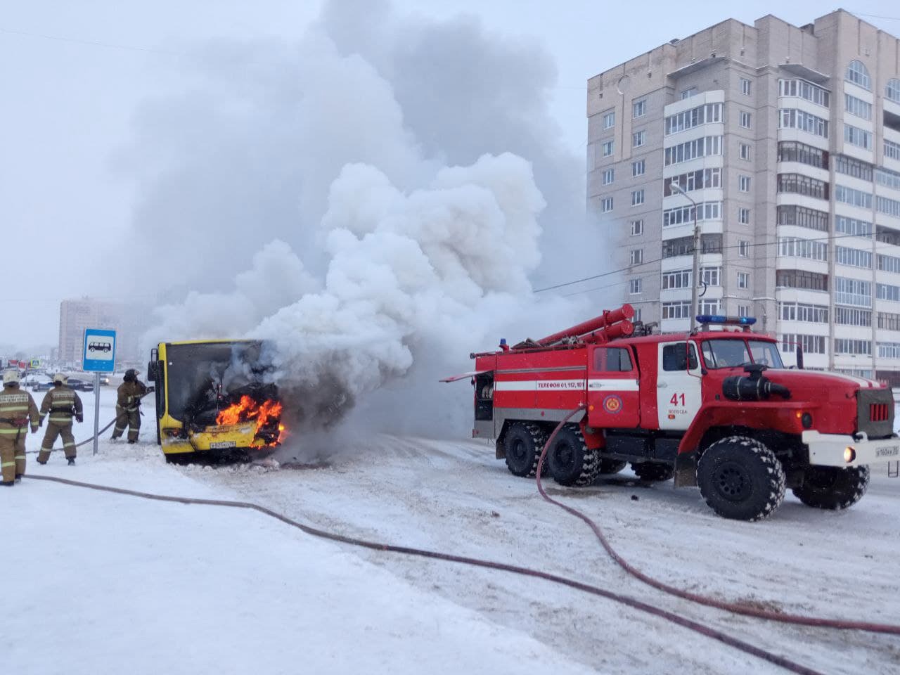 В Вологде из-за неисправности электрооборудования сгорел автобус