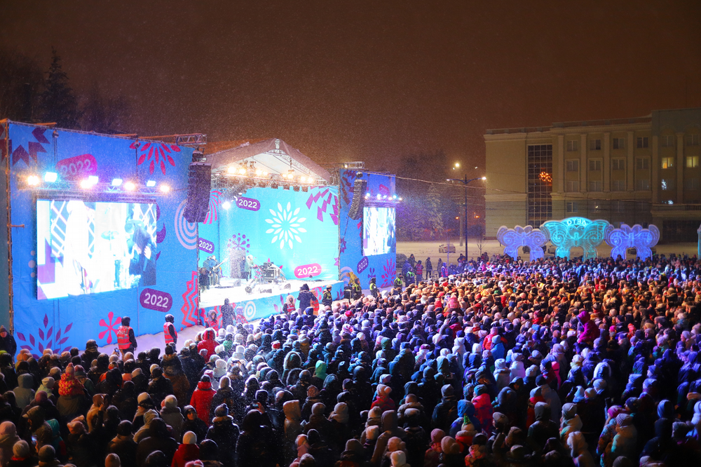 Тысячи людей на концерте «Мураками» и праздничная программа на 3 января в Ижевске