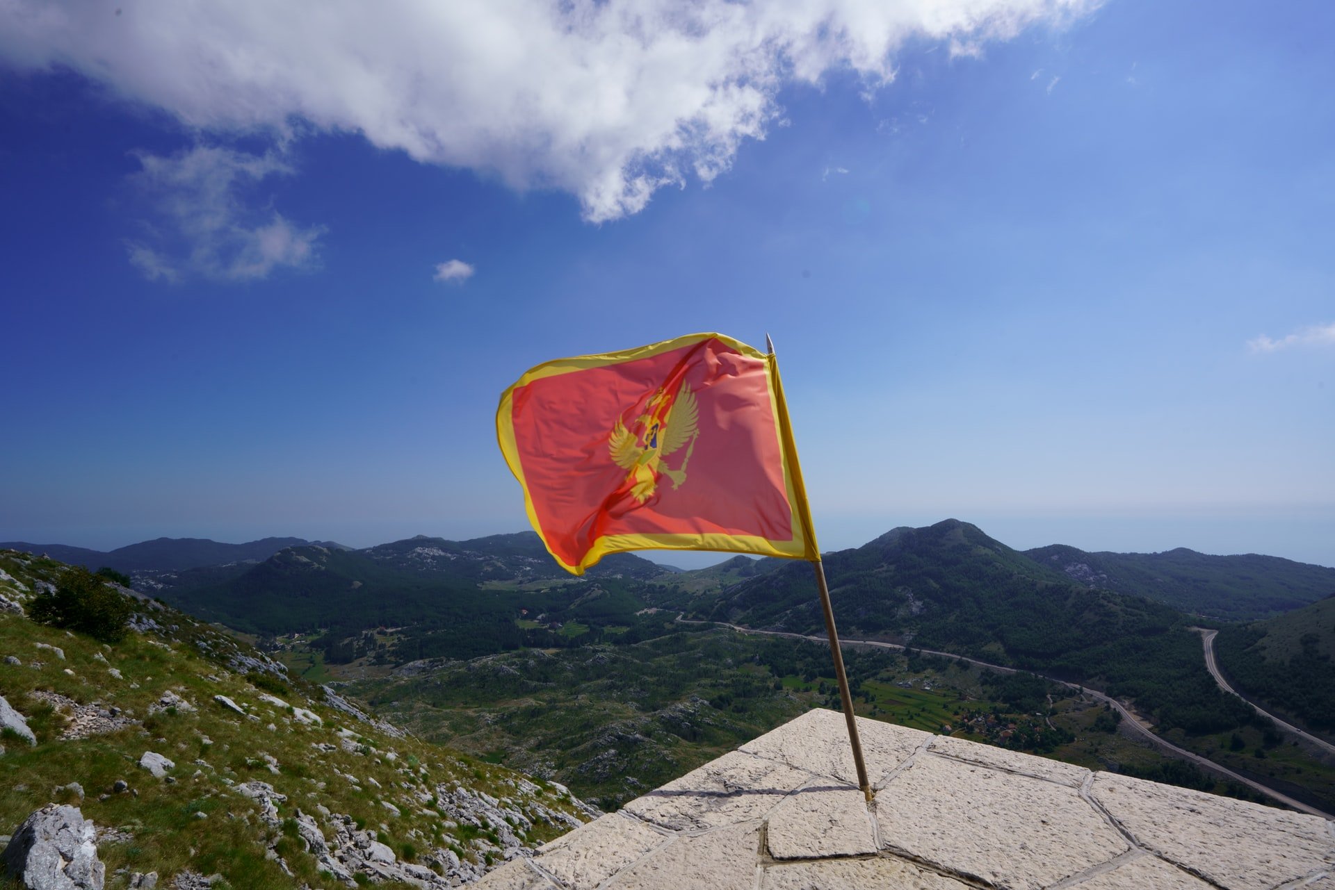 Парламент Черногории выразил недоверие правительству