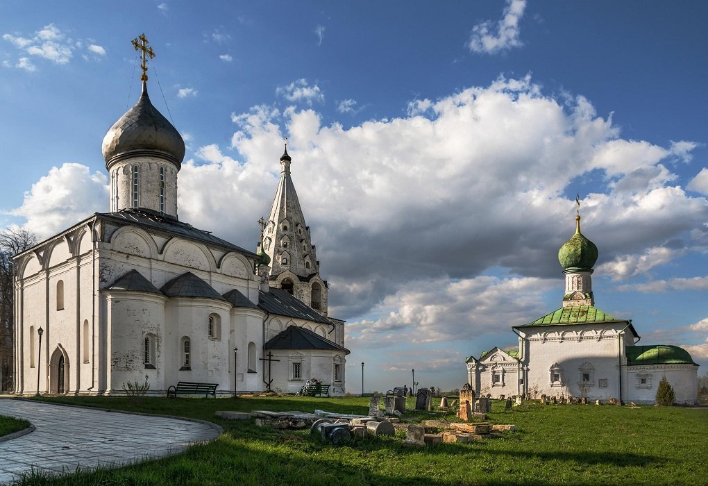 Тайный ход и скрытые комнаты нашли в старинном российском монастыре