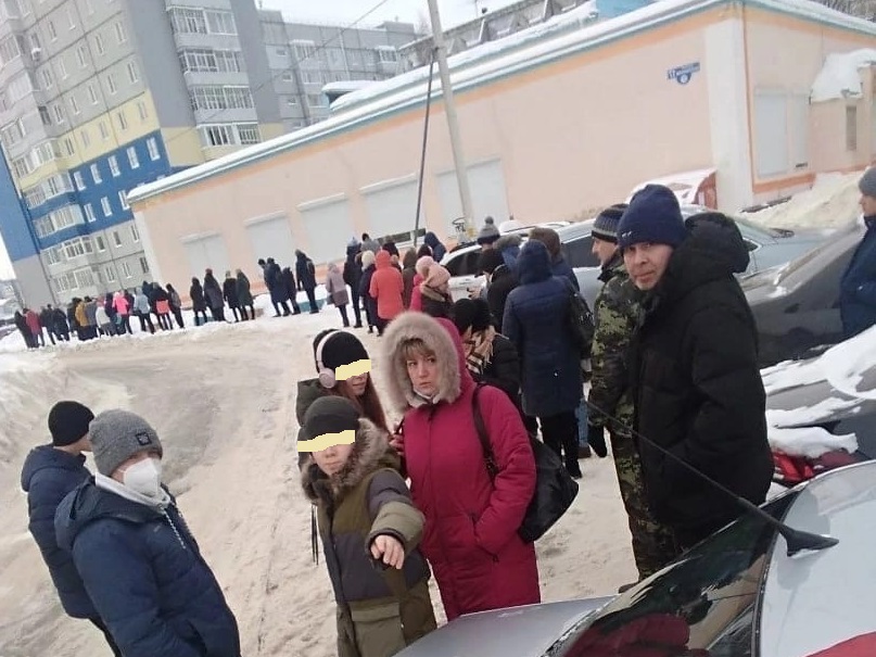 Жители Череповца жалуются на большие очереди в поликлинике №7